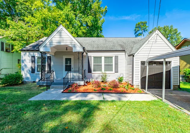 Single family home for sale at 113 N Larchmont Ave, Chattanooga, TN 37411 | MLS# 1542648