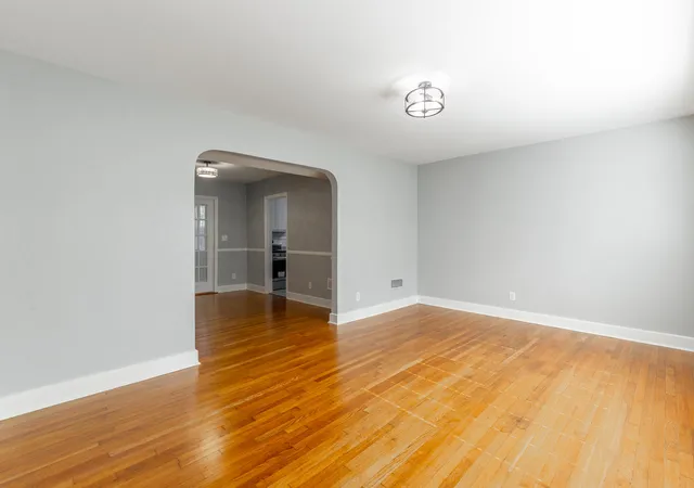Photo 4 of Single family home for sale at 113 N Larchmont Ave, Chattanooga, TN 37411 | MLS# 1542648 | Listing updated on 2026-09-11