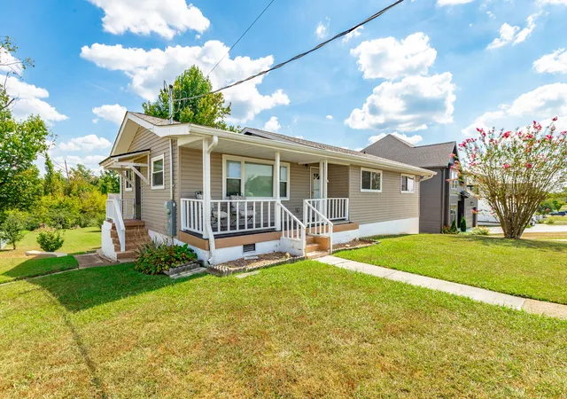 Photo 1 of Single family home for sale at 1726 Gray Rd, Chattanooga, TN 37421 | MLS# 1542896 | Listing updated on 2026-09-17