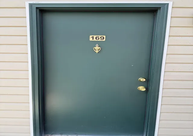Condo for sale at 900 Mountain Crk Rd #M169, Chattanooga, TN 37405 | MLS# 1542715
