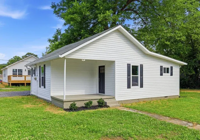 Single family home for sale at 2636 N Orchard Knob Ave, Chattanooga, TN 37406 | MLS# 1542712