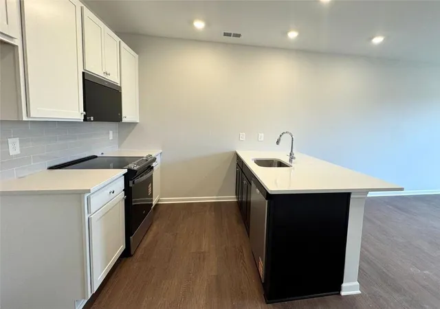 Photo 3 of Sale Pending at 152 Pathfinder Pl #48, Chattanooga, TN 37405 | MLS# 1542728 | Listing updated on 2026-09-21