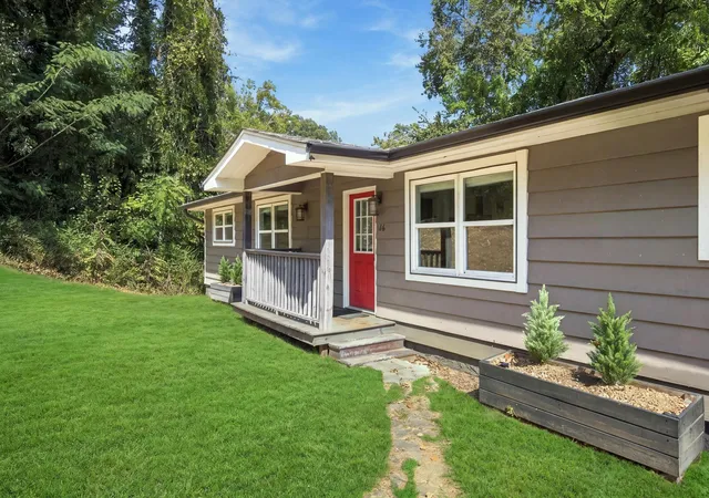 Photo 2 of Single family home for sale at 126 Ridge Rd, Chattanooga, TN 37411 | MLS# 1542732 | Listing updated on 2026-10-05