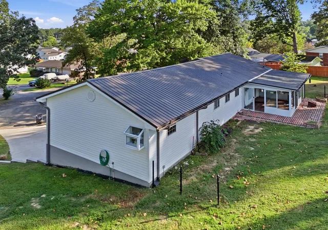 Photo 3 of Single family home for sale at 3921 Sherlin Dr, Chattanooga, TN 37412 | MLS# 1542757 | Listing updated on 2026-10-18