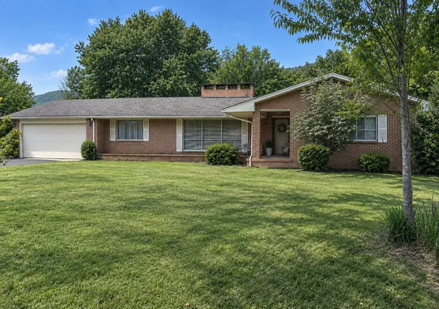 Photo 1 of Single family home for sale at 1385 N Main St, Whitwell, TN 37397 | MLS# 1542839 | Listing updated on 2026-10-05