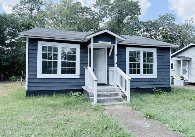 Photo 1 of Single family home for sale at 1313 Bradt St, Chattanooga, TN 37406 | MLS# 1542856 | Listing updated on 2026-09-16
