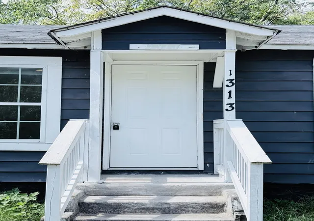 Photo 3 of Single family home for sale at 1313 Bradt St, Chattanooga, TN 37406 | MLS# 1542856 | Listing updated on 2026-09-16
