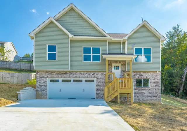 Single family home for sale at 1710 Short Leaf Ln, Soddy Daisy, TN 37379 | MLS# 1543036
