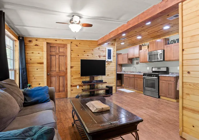Photo 2 of Single family home for sale at 82 Windy Ln, Menlo, GA 30731 | MLS# 1543112 | Listing updated on 2026-09-30