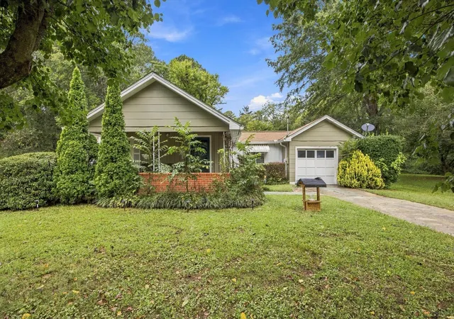 Photo 1 of Single family home for sale at 808 S Chattanooga St, La Fayette, GA 30728 | MLS# 1543349 | Listing updated on 2026-10-15