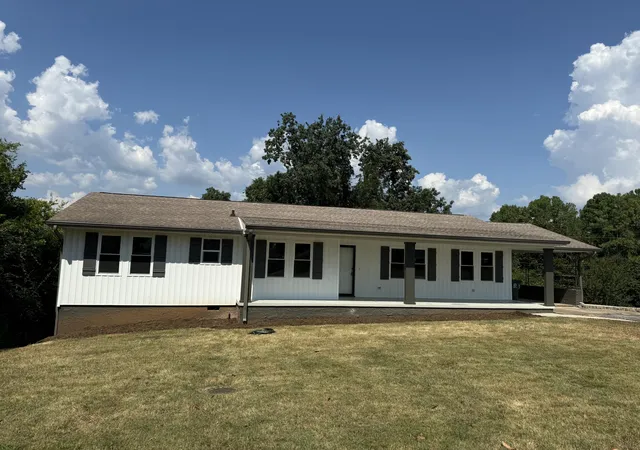 Photo 1 of Single family home for sale at 705 Highview Dr, Chattanooga, TN 37415 | MLS# 1543033 | Listing updated on 2026-09-18