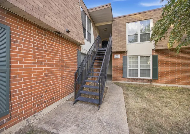 Photo 1 of Condo for sale at 900 Mountain Crk Rd #Q265, Chattanooga, TN 37405 | MLS# 1542937 | Listing updated on 2026-09-28