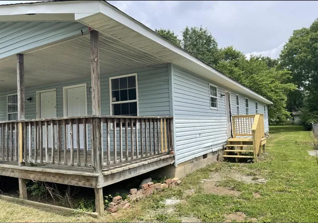 Photo 2 of Multi family home for sale at 2712 N Orchard Knob Ave, Chattanooga, TN 37406 | MLS# 1542951 | Listing updated on 2026-09-30