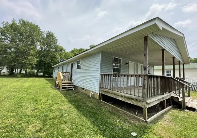 Photo 3 of Multi family home for sale at 2712 N Orchard Knob Ave, Chattanooga, TN 37406 | MLS# 1542951 | Listing updated on 2026-09-30