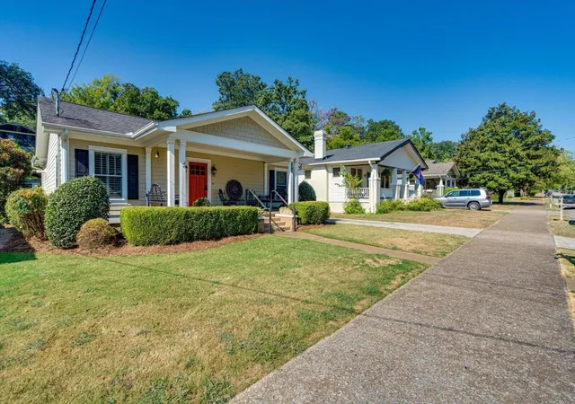 Photo 2 of Single family home for sale at 1212 Dartmouth St, Chattanooga, TN 37405 | MLS# 1543253 | Listing updated on 2026-10-21