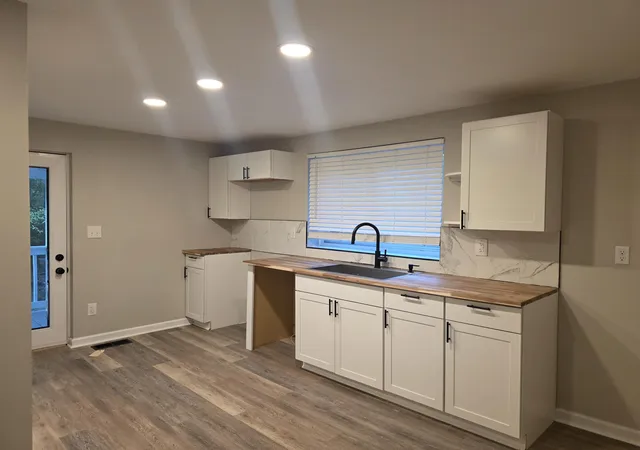 Photo 3 of Single family home for sale at 813 Greenwood Rd, Chattanooga, TN 37411 | MLS# 1542969 | Listing updated on 2026-09-17