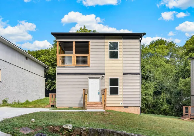 Photo 2 of Single family home for sale at 3901 Meadow Ln, Chattanooga, TN 37406 | MLS# 1542971 | Listing updated on 2026-09-17