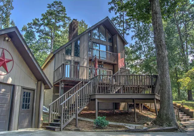 Photo 3 of Single family home for sale at 453 Cherokee Rd, Scottsboro, AL 35769 | MLS# 1543147 | Listing updated on 2026-10-20
