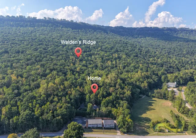 Photo 1 of Single family home for sale at 4123 Mountain Crk Rd, Chattanooga, TN 37415 | MLS# 1543166 | Listing updated on 2026-10-21