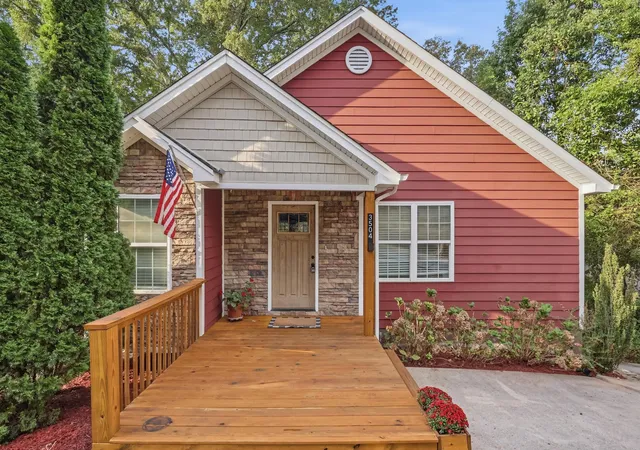 Single family home for sale at 3504 Shelby Cir, Chattanooga, TN 37412 | MLS# 1543307
