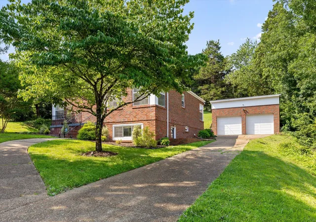 Photo 3 of Single family home for sale at 3614 Lerch St, Chattanooga, TN 37411 | MLS# 1544574 | Listing updated on 2026-10-14