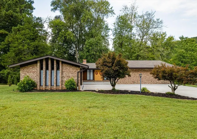 Single family home for sale at 825 Everhart Dr NW, Cleveland, TN 37311 | MLS# 1543629