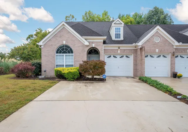 Townhouse for sale at 6760 Willow Brk Dr, Chattanooga, TN 37421 | MLS# 1543374