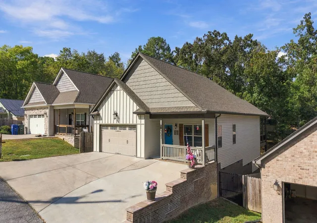 Photo 2 of Single family home for sale at 1337 Hixson Ave, Hixson, TN 37343 | MLS# 1543420 | Listing updated on 2026-10-17