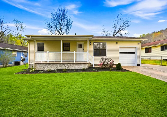 Photo 1 of Single family home for sale at 304 Browntown Rd, Chattanooga, TN 37415 | MLS# 1543369 | Listing updated on 2026-10-19