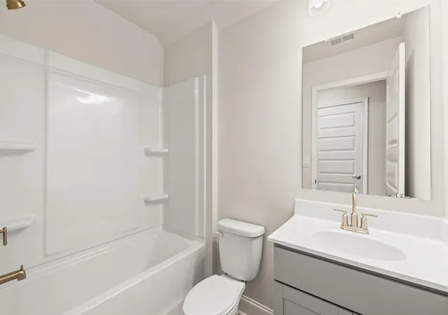 Photo 2 of Single family home for sale at 8302 Seaside Dr, Chattanooga, TN 37363 | MLS# 1543438 | Listing updated on 2026-10-23