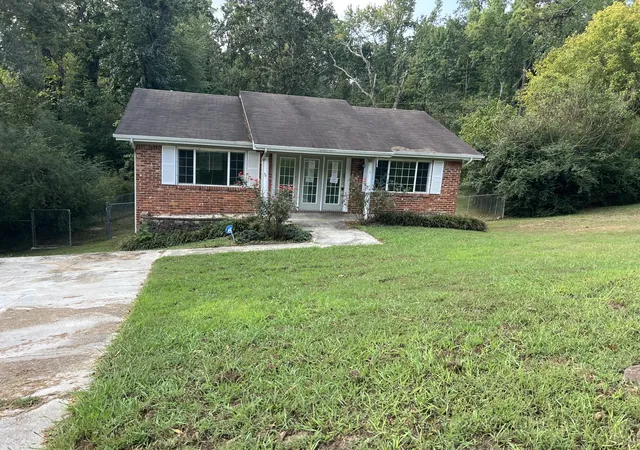 Photo 1 of Single family home for sale at 5006 Shoals Ln, Chattanooga, TN 37416 | MLS# 1543410 | Listing updated on 2026-10-09