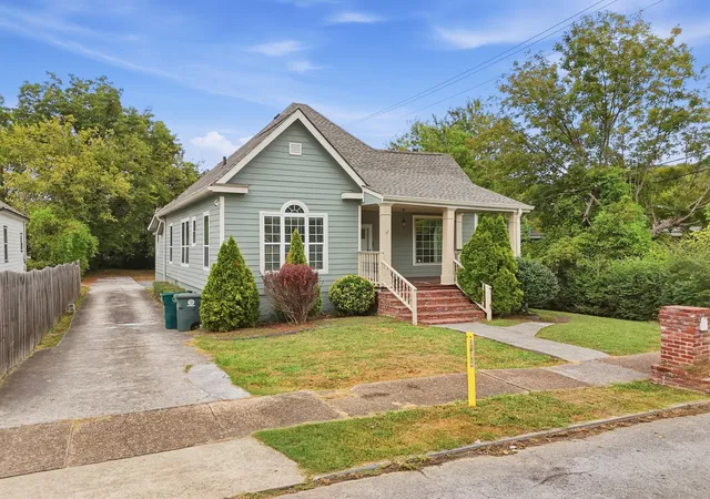 Photo 2 of Sale Pending at 2313 Fairleigh St, Chattanooga, TN 37406 | MLS# 1543491 | Listing updated on 2026-10-22