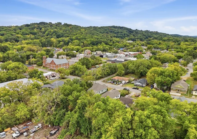 Photo 31 of Sale Pending at 2313 Fairleigh St, Chattanooga, TN 37406 | MLS# 1543491 | Listing updated on 2026-10-22