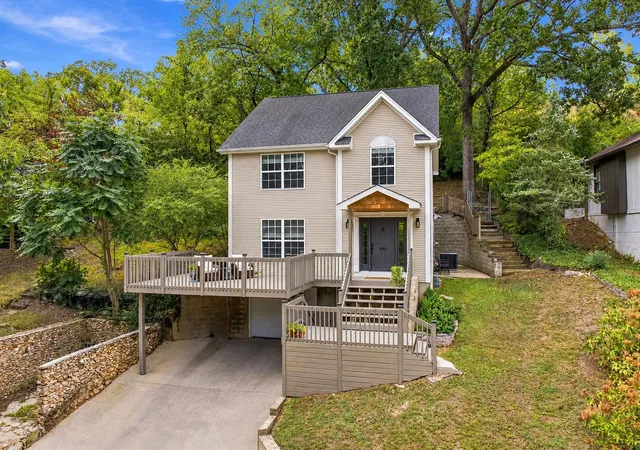 Photo 1 of Single family home for sale at 822 Endicott St, Chattanooga, TN 37405 | MLS# 1543434 | Listing updated on 2026-10-07