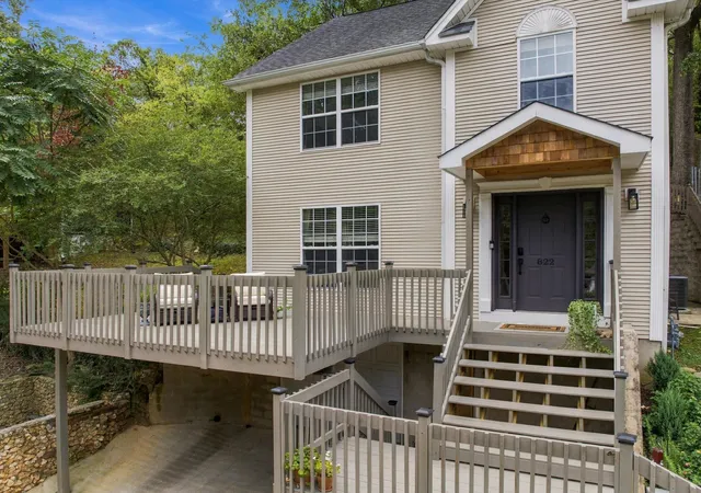 Photo 2 of Single family home for sale at 822 Endicott St, Chattanooga, TN 37405 | MLS# 1543434 | Listing updated on 2026-10-07
