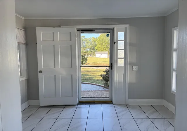 Photo 3 of Sale Pending at 4204 Ealy Rd, Chattanooga, TN 37412 | MLS# 1544054 | Listing updated on 2026-10-16