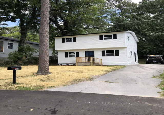 Photo 2 of Single family home for sale at 718 East Ave, Chattanooga, TN 37411 | MLS# 1543531 | Listing updated on 2026-10-08