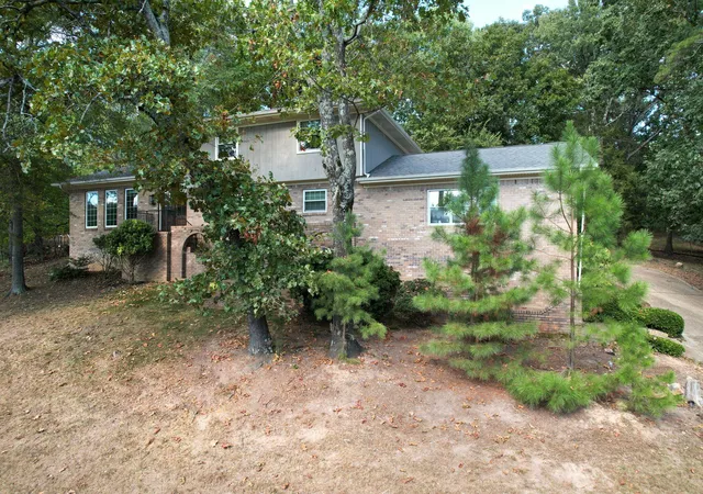 Photo 2 of Single family home for sale at 5604 Cold Springs Rd, Hixson, TN 37343 | MLS# 1543661 | Listing updated on 2026-09-30