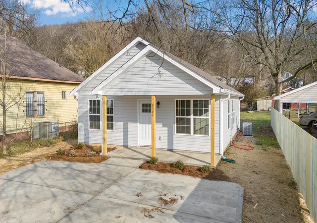 Photo 1 of Single family home for sale at 3302 Dodson Ave, Chattanooga, TN 37406 | MLS# 1543617 | Listing updated on 2026-09-29
