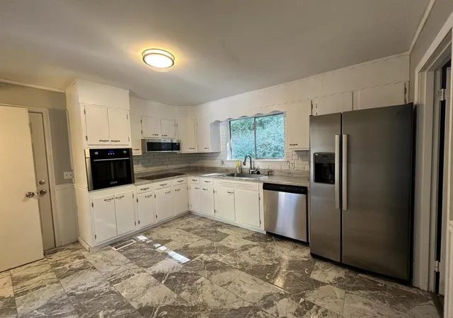 Photo 3 of Single family home for sale at 7732 Basswood Dr, Chattanooga, TN 37416 | MLS# 1543591 | Listing updated on 2026-10-12
