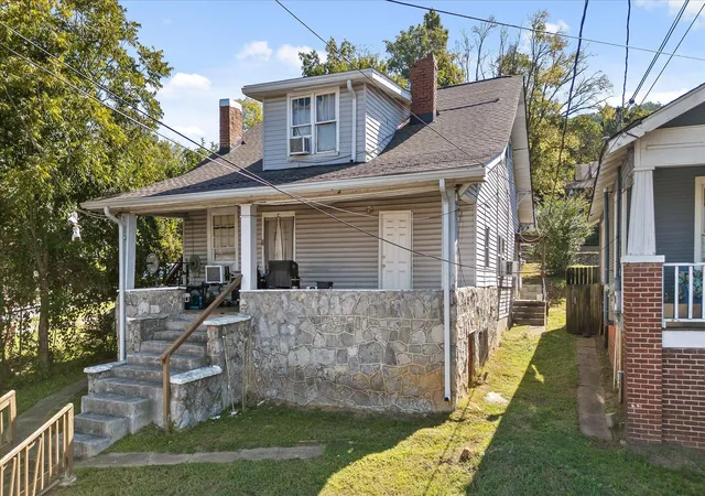 Photo 2 of Multi family home for sale at 1816 Dodds Ave, Chattanooga, TN 37404 | MLS# 1543749 | Listing updated on 2026-10-02