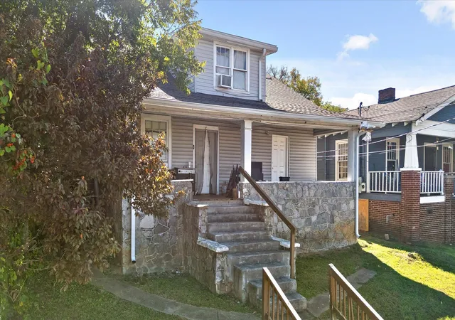 Photo 3 of Multi family home for sale at 1816 Dodds Ave, Chattanooga, TN 37404 | MLS# 1543749 | Listing updated on 2026-10-02