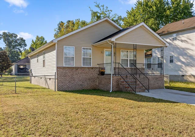 Photo 3 of Single family home for sale at 1818 Tuskegee Blvd, Chattanooga, TN 37421 | MLS# 1543659 | Listing updated on 2026-10-22