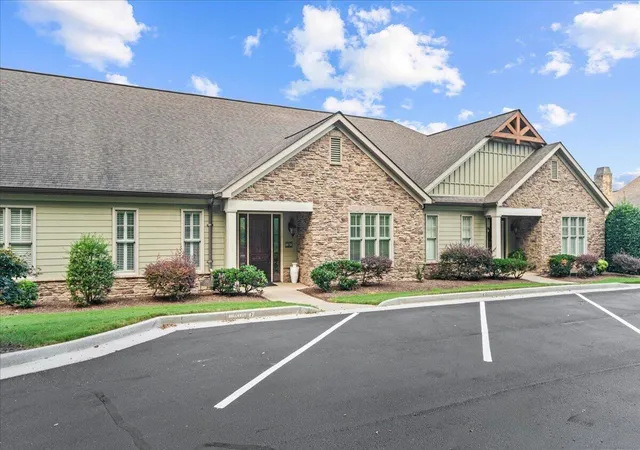 Listing Photo 2 - Condo for sale in building located at 347 Ivey Gate Ridge, Dalton, GA 30720 - Unit #Ste 4