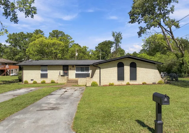 Photo 1 of Multi family home for sale at 7749 Holiday Hills Cir, Chattanooga, TN 37416 | MLS# 1543785 | Listing updated on 2026-10-08