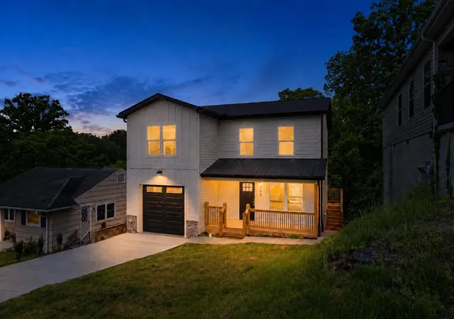 Photo 1 of Single family home for sale at 705 Hargraves Ave, Chattanooga, TN 37411 | MLS# 1543810 | Listing updated on 2026-10-20