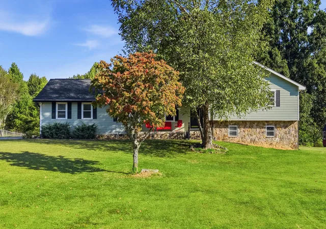 Photo 1 of Single family home for sale at 402 Yates Springs, Ringgold, GA 30736 | MLS# 1543940 | Listing updated on 2026-10-12