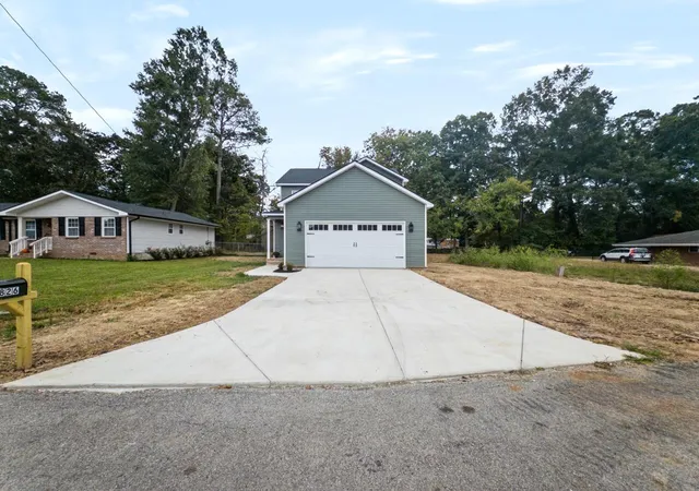 Photo 2 of Single family home for sale at 1826 Lela Ln, Chattanooga, TN 37421 | MLS# 1543804 | Listing updated on 2026-10-21