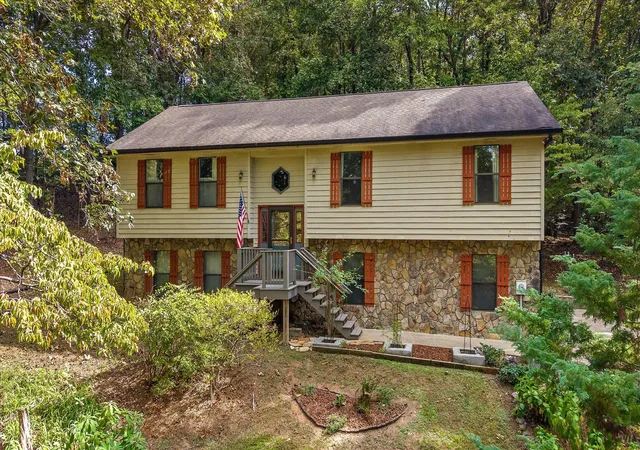 Photo 1 of Sale Pending at 320 Old Lake Rd, Tunnel Hill, GA 30755 | MLS# 1544061 | Listing updated on 2026-10-22