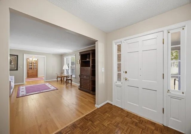 Photo 3 of Sale Pending at 114 Valleybrook Rd, Hixson, TN 37343 | MLS# 1543916 | Listing updated on 2026-10-06